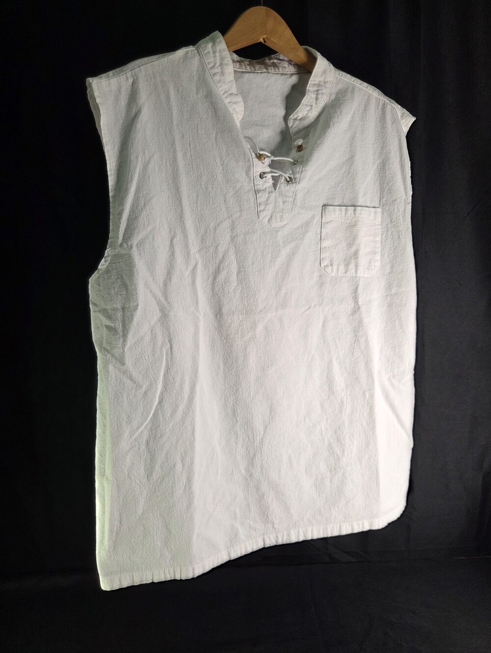 XL White Sleeveless Shirt